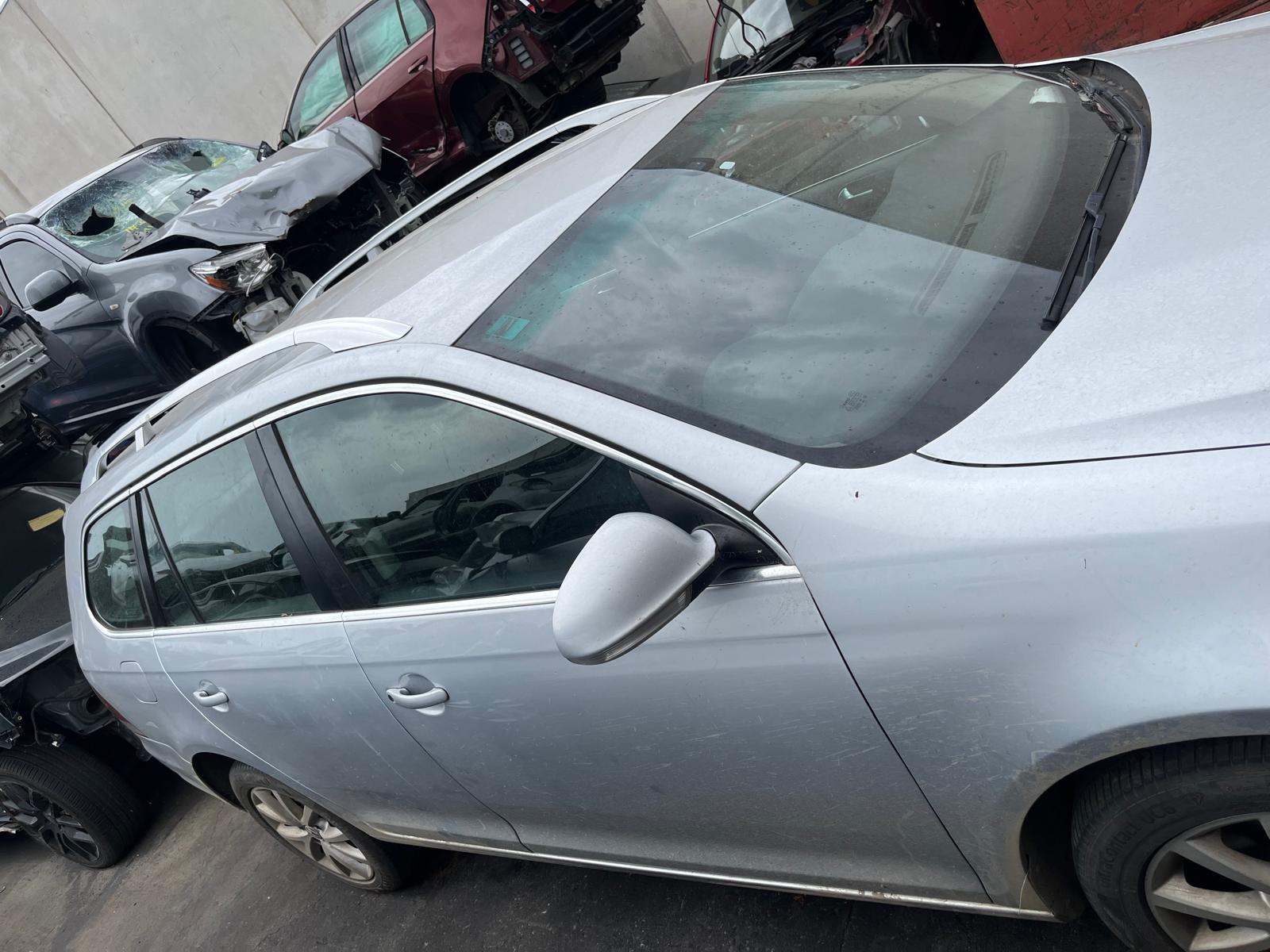 VW Golf Mk6 Wagon 2012 silver 1.4L petrol auto - Bootlid/Tailgate - Image 6