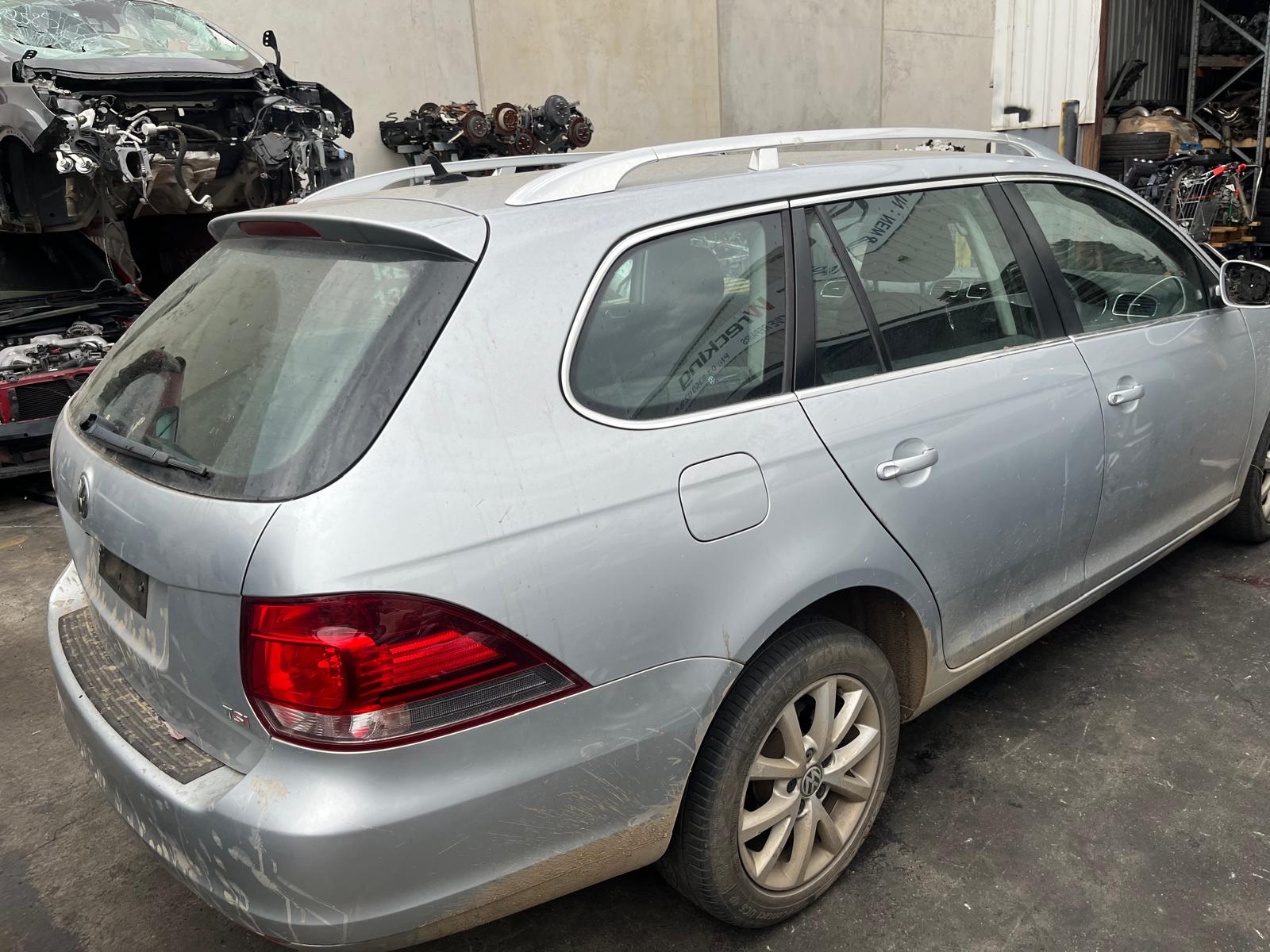 VW Golf Mk6 Wagon 2012 silver 1.4L petrol auto - Bootlid/Tailgate - Image 5